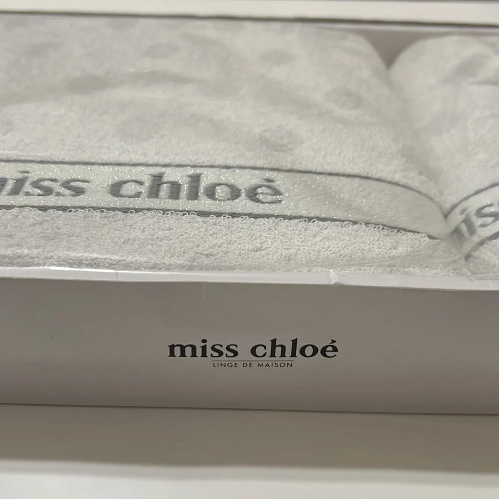 Miss Chloe face/hand towel